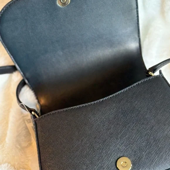 Michael Kors Black Crossbody Bag Sleek and Stylish - Picture 8 of 8